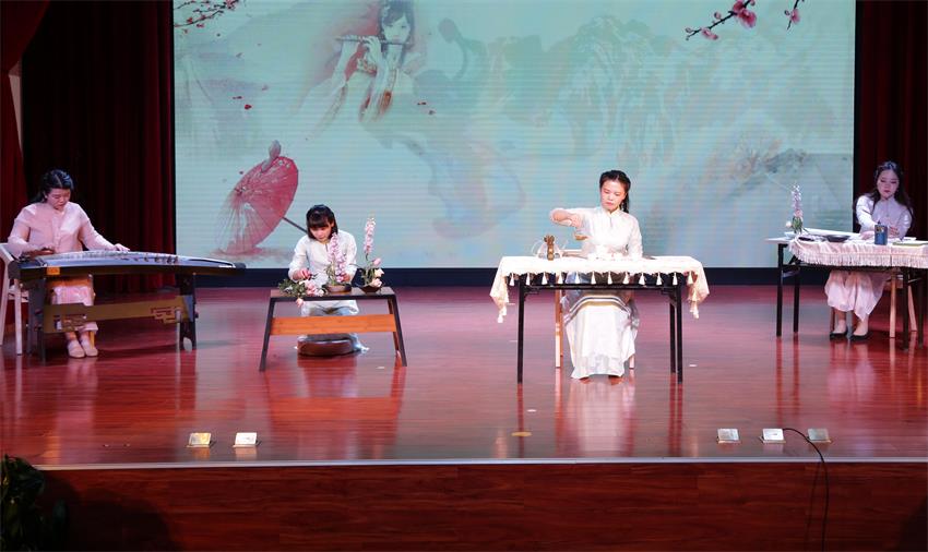 米兰线上平台,米兰（中国）2019年度工作动员大会---传统文化展示《茶花墨韵》
